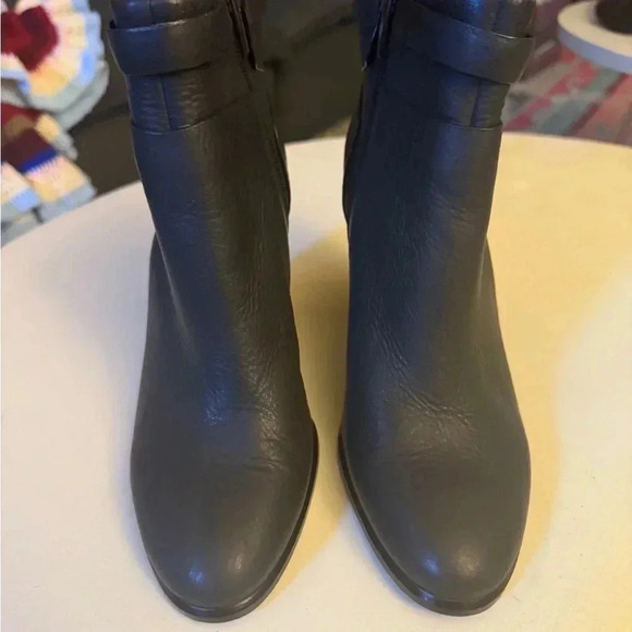 Vince Camuto Faythe Black Leather Ankle Boots Booties Womens 9 M Heeled Zip Up - Picture 3 of 5